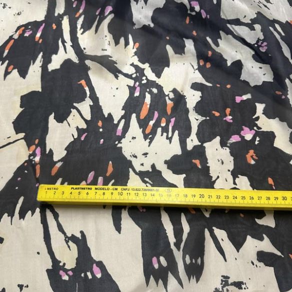 Tecido Palha De Seda Estampada Botânica Artística • Conexão Tecidos