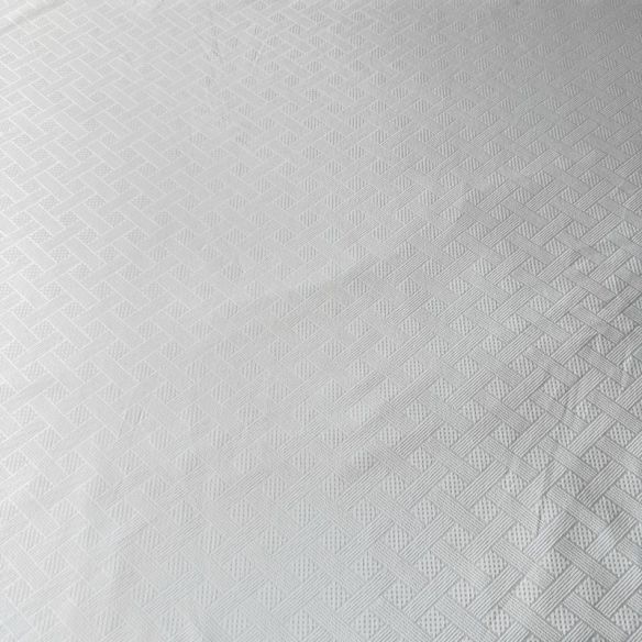 Tecido Sarja Lisa Branco Jacquard • Conexão Tecidos