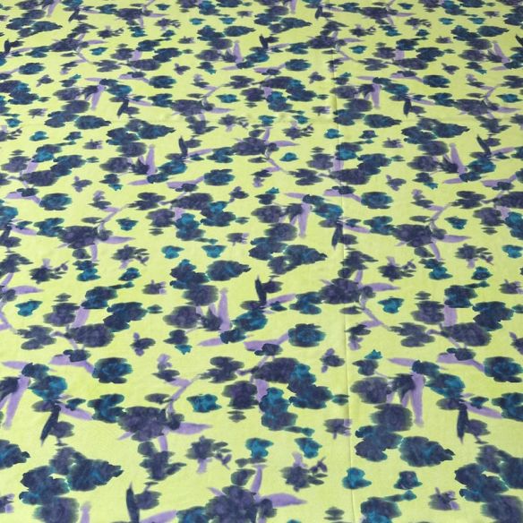 Tecido Crepe de Chine Estampado Jardim Monet Tropical