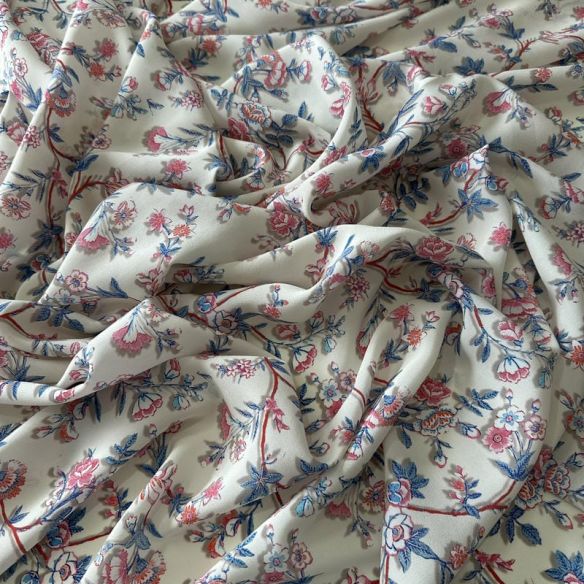Tecido Crepe de Chine Estampado Floral Provence • Conexão Tecidos