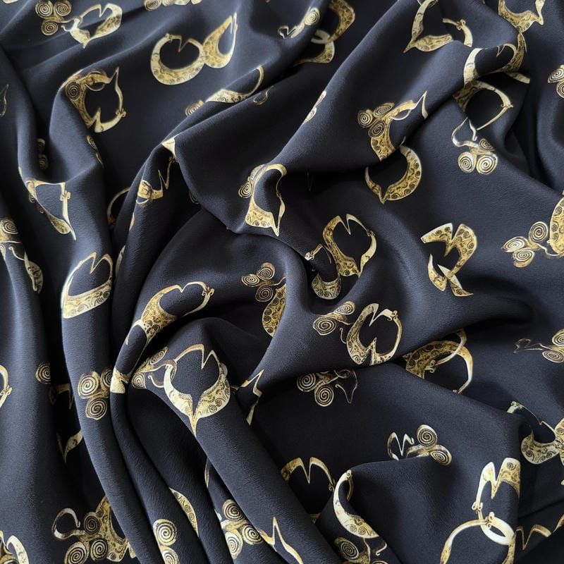 Tecido Crepe de Chine Estampado Golden Essence • Conexão Tecidos