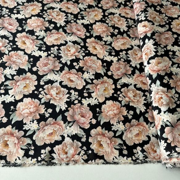 Tecido Crepe de Chine Estampado Peony Noir Elegance • Conexão Tecidos