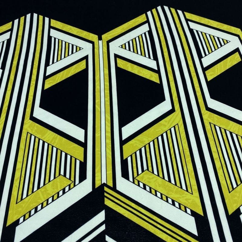 Tecido Crepe de Chine Estampado Chevron Amarelo • Conexão Tecidos