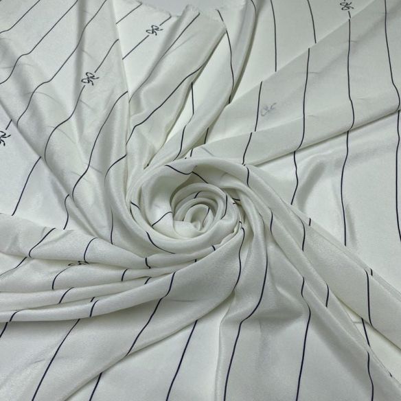 Tecido Crepe de Chine Estampado Lacinhos • Conexão Tecidos