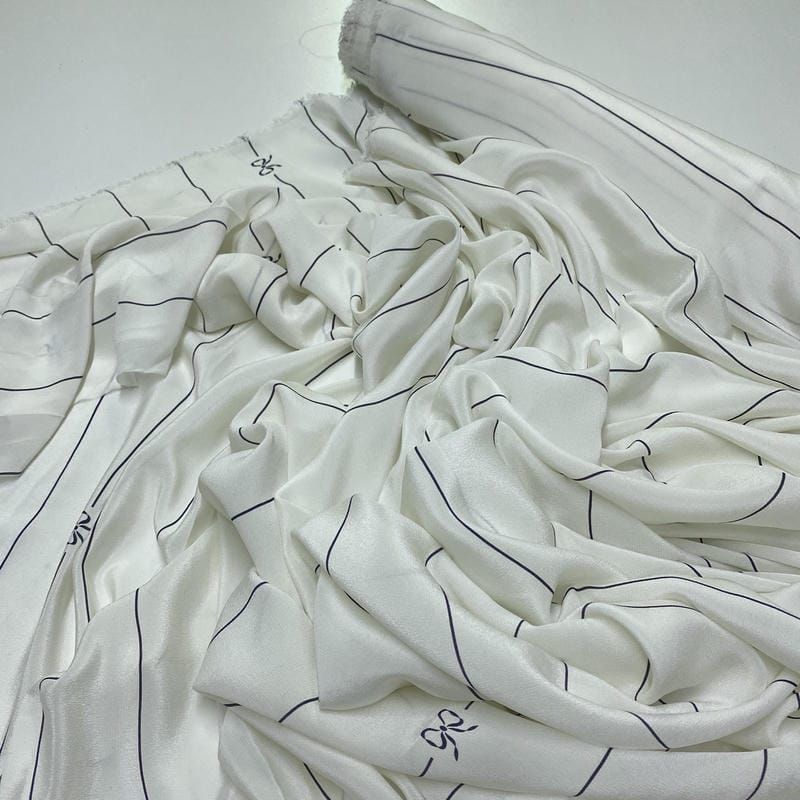 Tecido Crepe de Chine Estampado Lacinhos • Conexão Tecidos