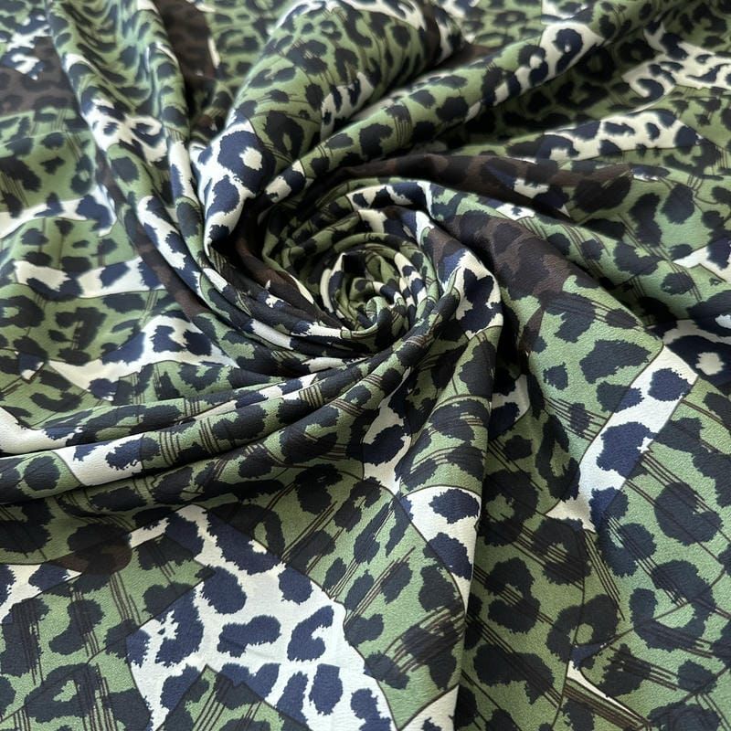 Tecido Crepe de Chine Estampado Jungle Mix • Conexão Tecidos