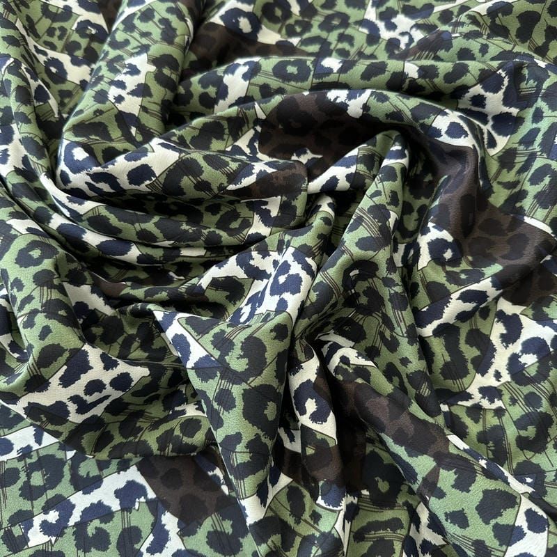 Tecido Crepe de Chine Estampado Jungle Mix • Conexão Tecidos