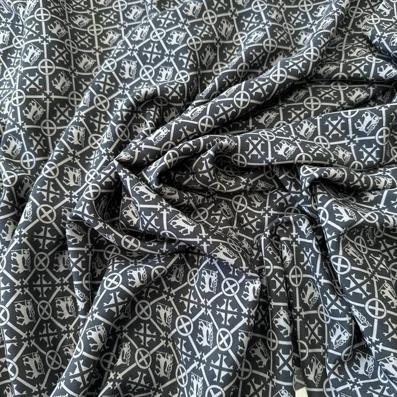 Tecido Crepe de Chine Estampado Geo Classic • Conexão Tecidos