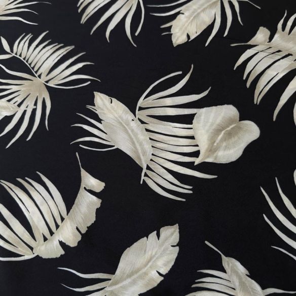 Tecido Crepe de Chine Estampado Tropical Leaves Noir • Conexão Tecidos
