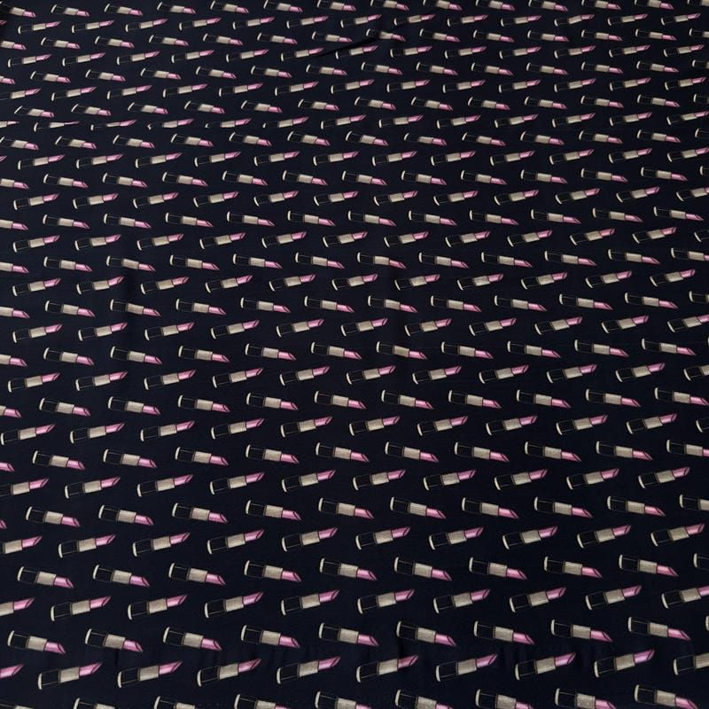 Tecido Crepe de Chine Estampado Lipstick Chic • Conexão Tecidos