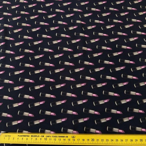 Tecido Crepe de Chine Estampado Lipstick Chic • Conexão Tecidos