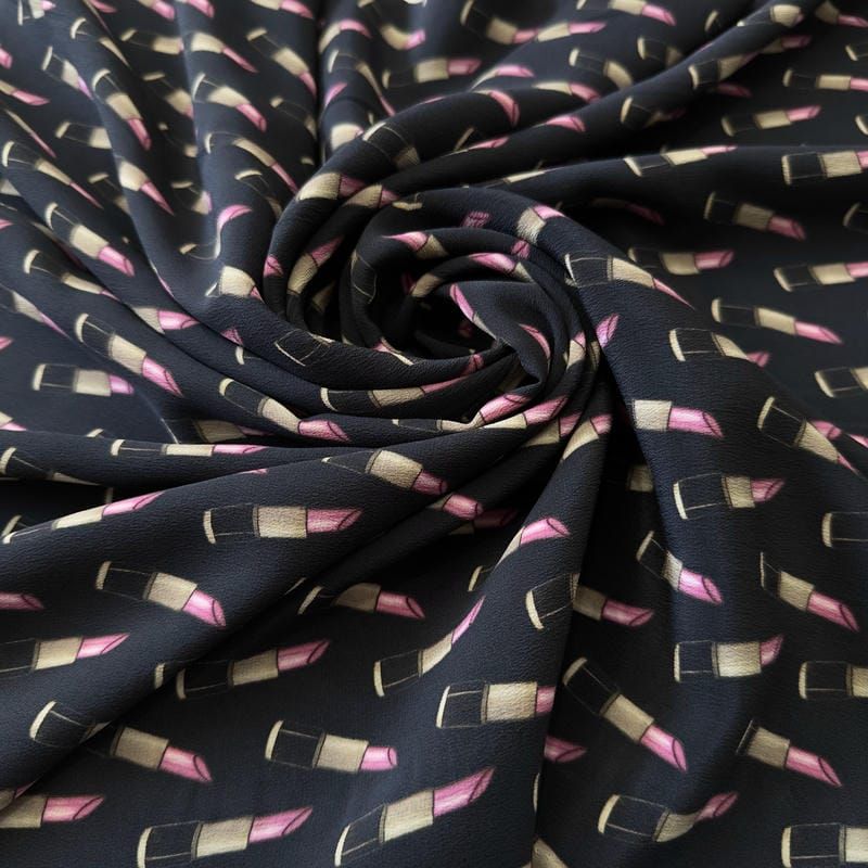 Tecido Crepe de Chine Estampado Lipstick Chic • Conexão Tecidos