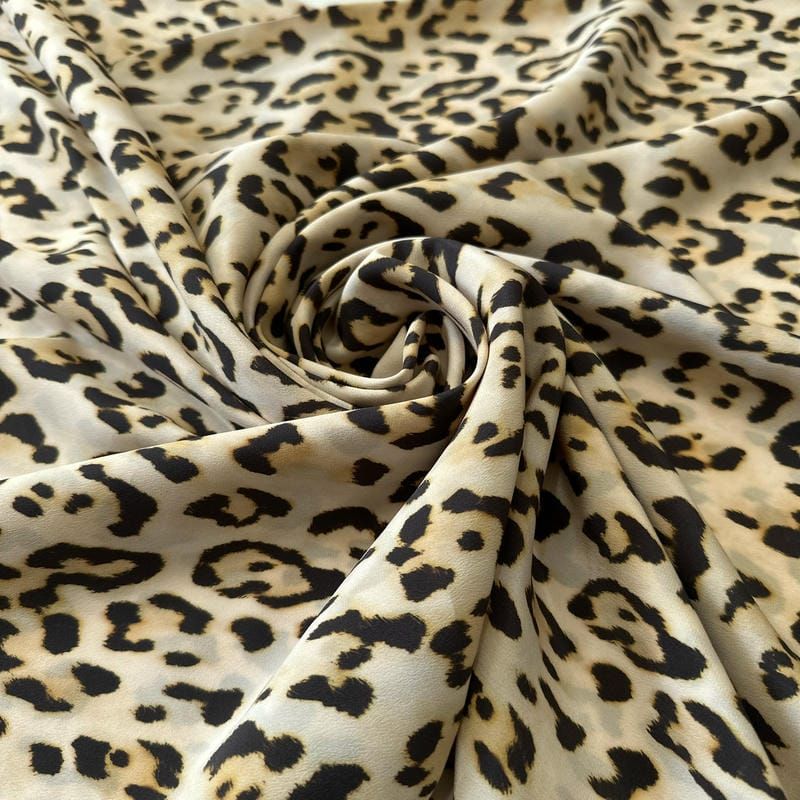 Tecido Crepe de Chine Estampado Leopard Classic • Conexão Tecidos
