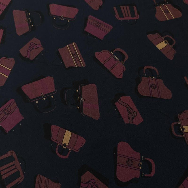 Tecido Crepe de Chine Estampado Bag Icons Chic • Conexão Tecidos