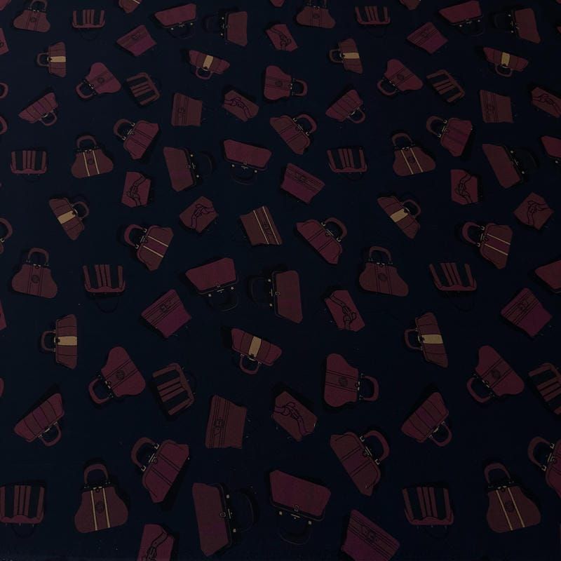 Tecido Crepe de Chine Estampado Bag Icons Chic • Conexão Tecidos