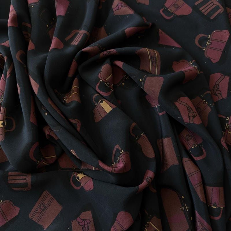 Tecido Crepe de Chine Estampado Bag Icons Chic • Conexão Tecidos