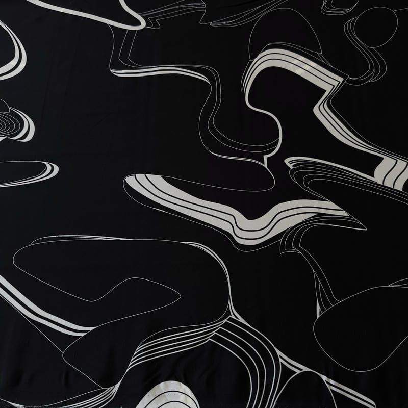 Tecido Crepe de Chine Estampado Flow Line Black • Conexão Tecidos