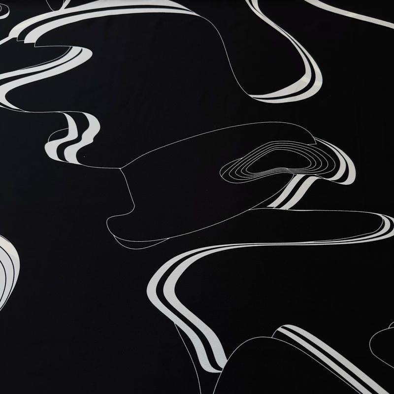 Tecido Crepe de Chine Estampado Flow Line Black • Conexão Tecidos