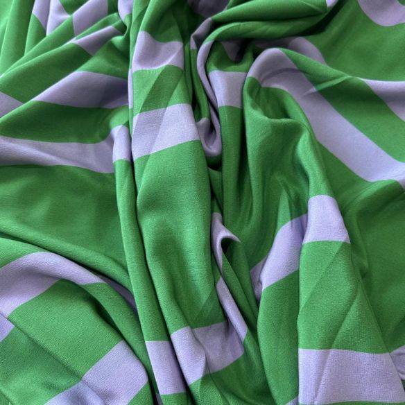 Tecido Crepe de Chine Estampado Green Stripe Fresh • Conexão Tecidos