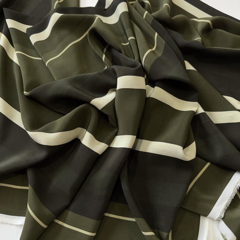 Tecido Crepe de Chine Estampado Green Lines • Conexão Tecidos