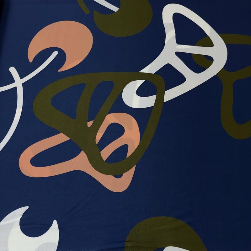 Tecido Crepe de Chine Estampado Shapes Blue • Conexão Tecidos