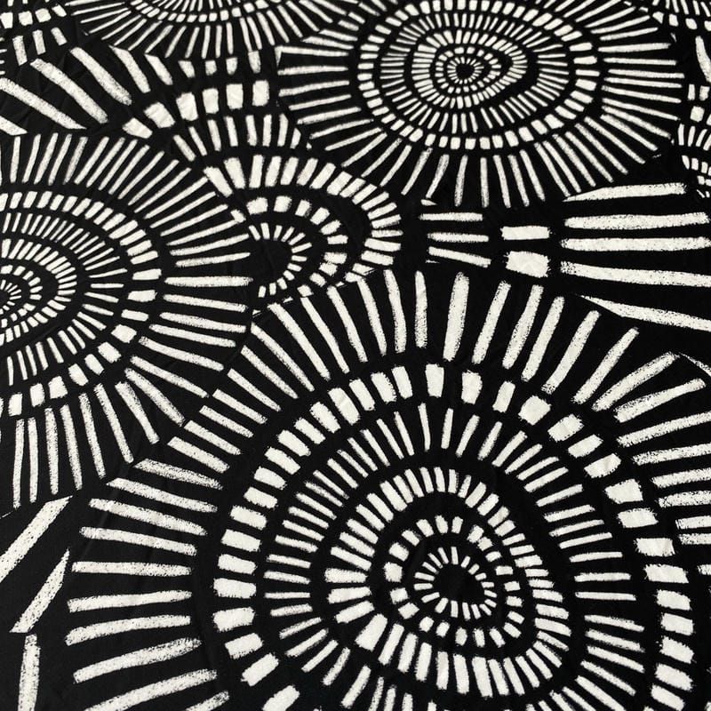 Tecido Malha Fluity Estampado Spiral Mono Art • Conexão Tecidos