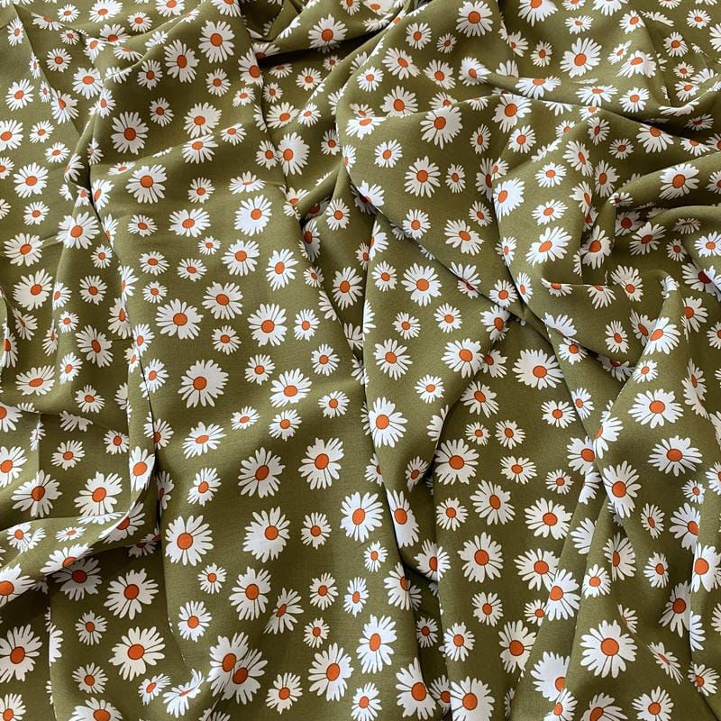Tecido Viscose Estampada Margarida Oliva Natural • Conexão Tecidos