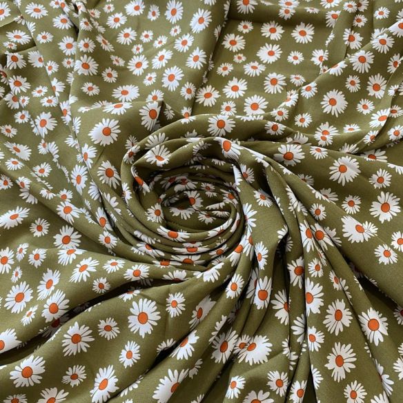 Tecido Viscose Estampada Margarida Oliva Natural • Conexão Tecidos