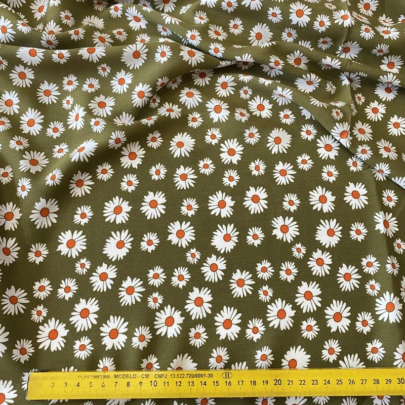 Tecido Viscose Estampada Margarida Oliva Natural • Conexão Tecidos