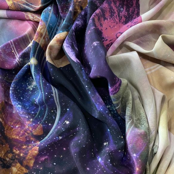 Tecido Crepe de Chine Estampado Galaxy