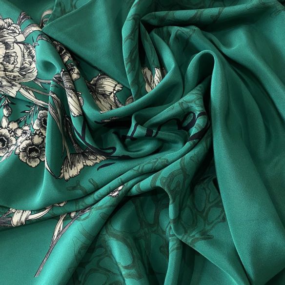 Tecido Crepe de Chine Estampado Verde E'est La Vie • Conexão Tecidos
