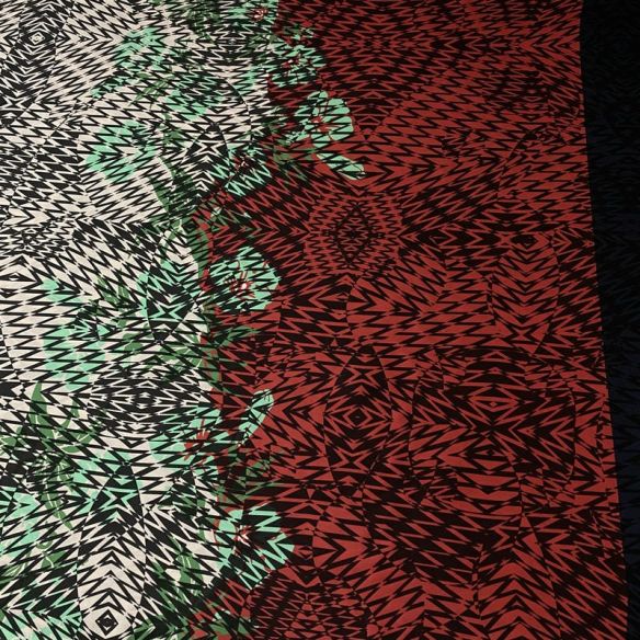 Tecido Crepe de Chine Estampado Abstract Fusion • Conexão Tecidos