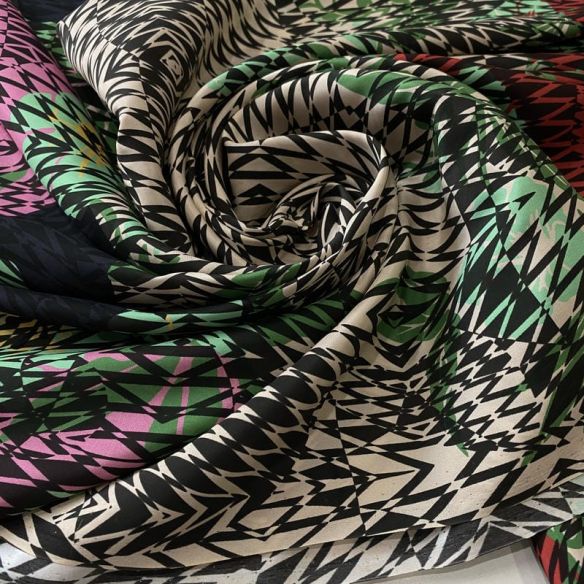 Tecido Crepe de Chine Estampado Abstract Fusion • Conexão Tecidos