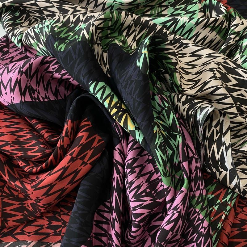 Tecido Crepe de Chine Estampado Abstract Fusion • Conexão Tecidos