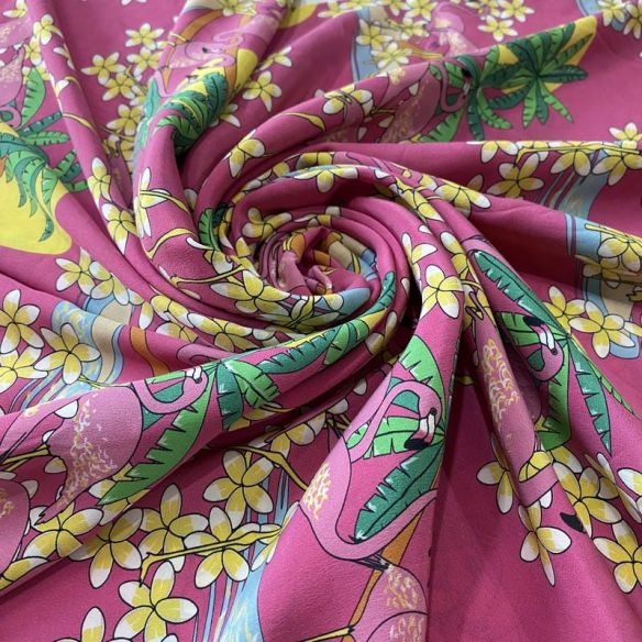 Tecido Crepe de Chine Estampado Flamingo Tropical • Conexão Tecidos
