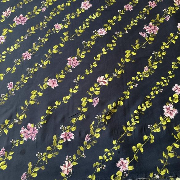 Final de Peça Crepe de Chine Seda Pura - 1,50 m - REF • 2339 •