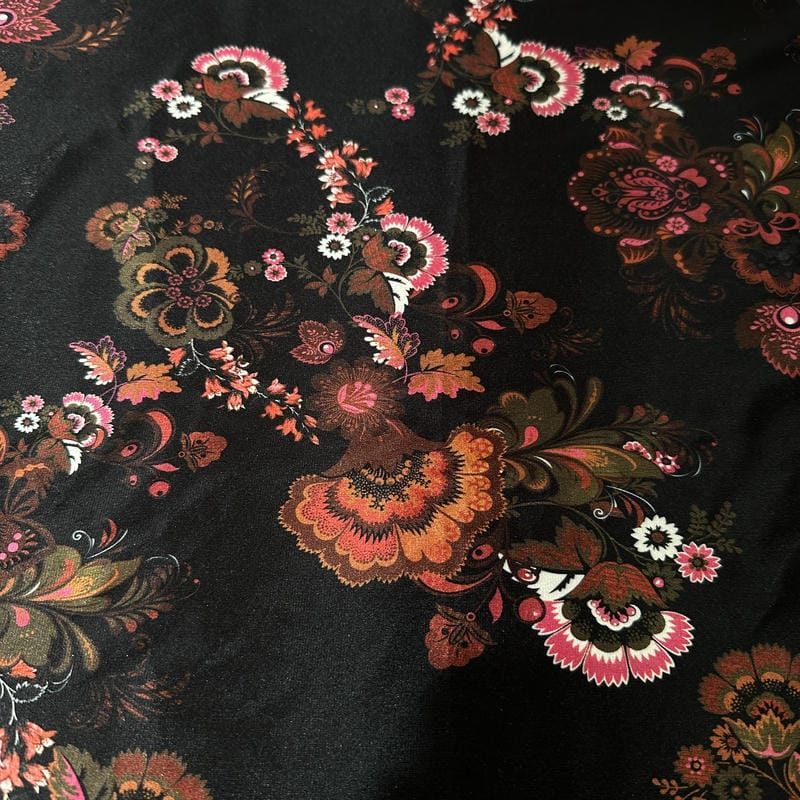 Tecido Veludo Cristal Leve Estampado Nordic Black