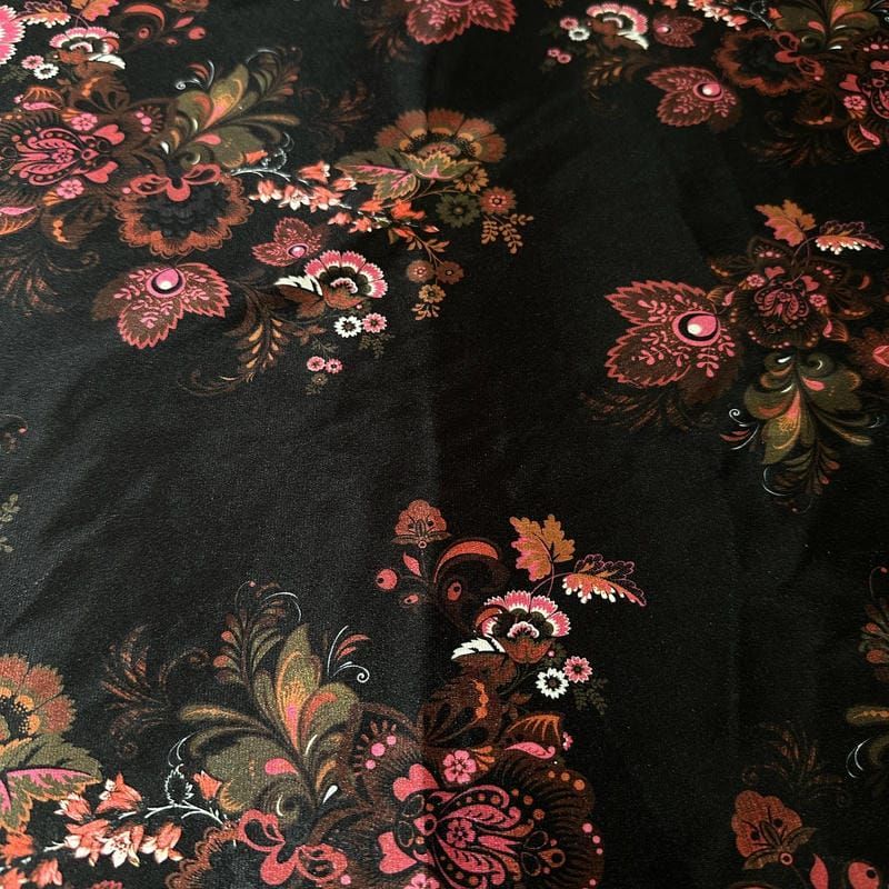 Tecido Veludo Cristal Leve Estampado Nordic Black