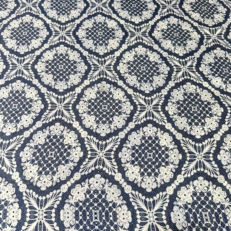Tecido Cetim Toque De Seda Estampada Barrado Square • Conexão Tecidos