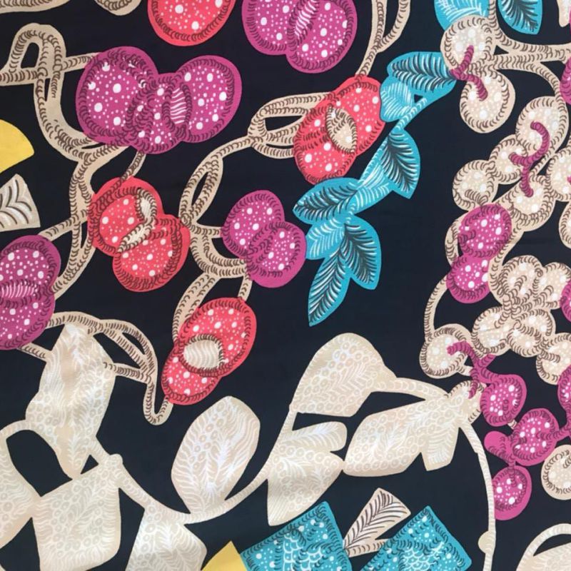 Tecido Crepe de Chine Estampado Jardim Exótico Nocturne • Conexão