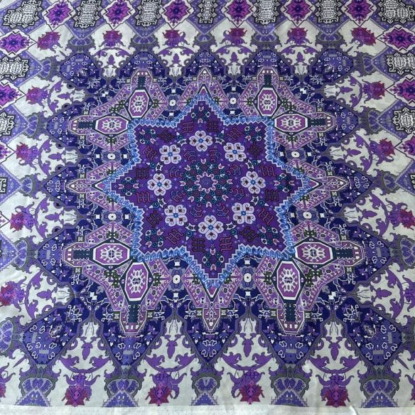Tecido Cetim de Seda Estampado Mandala Boho Roxa • Conexão Tecidos
