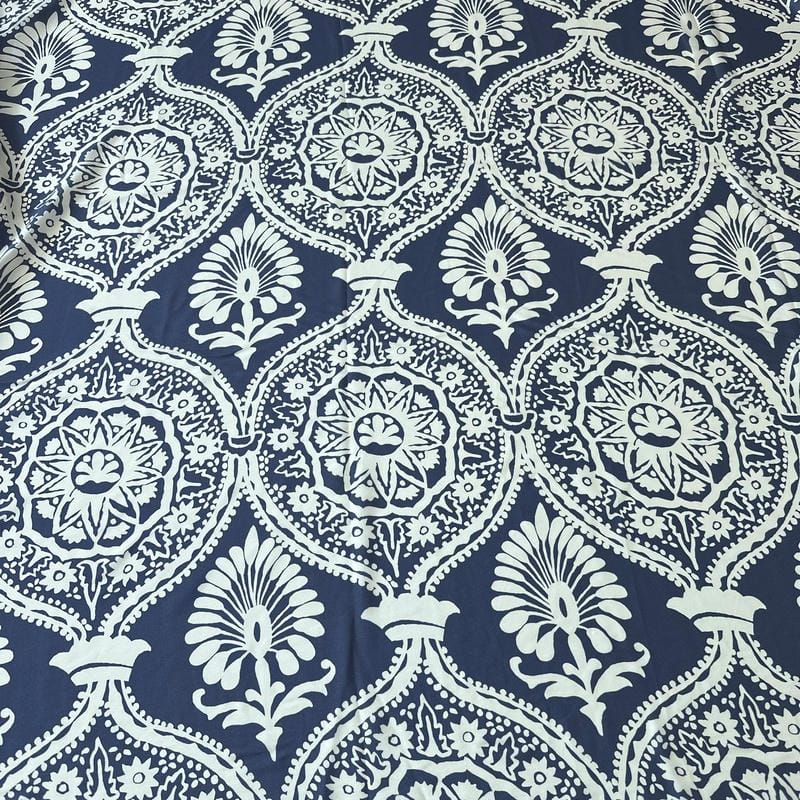 Tecido Crepe de Chine Estampado Arabesco Colonial Azul • Conexão