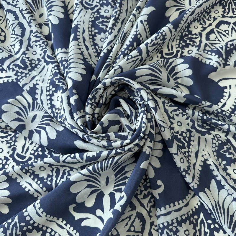 Tecido Crepe de Chine Estampado Arabesco Colonial Azul • Conexão