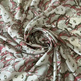 Tecido Crepe de Chine Estampado Floral Vintage Verde • Conexão Tecidos