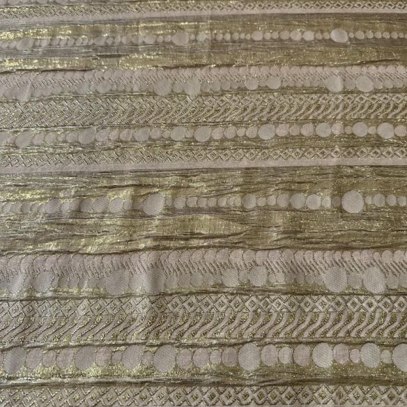 Tecido Gaze De Seda Estampada Jacquard Dourado • Conexão Tecidos