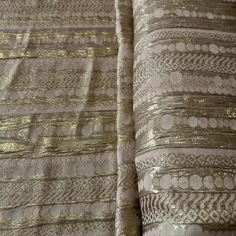 Tecido Gaze De Seda Estampada Jacquard Dourado • Conexão Tecidos