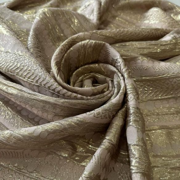 Tecido Gaze De Seda Estampada Jacquard Dourado • Conexão Tecidos