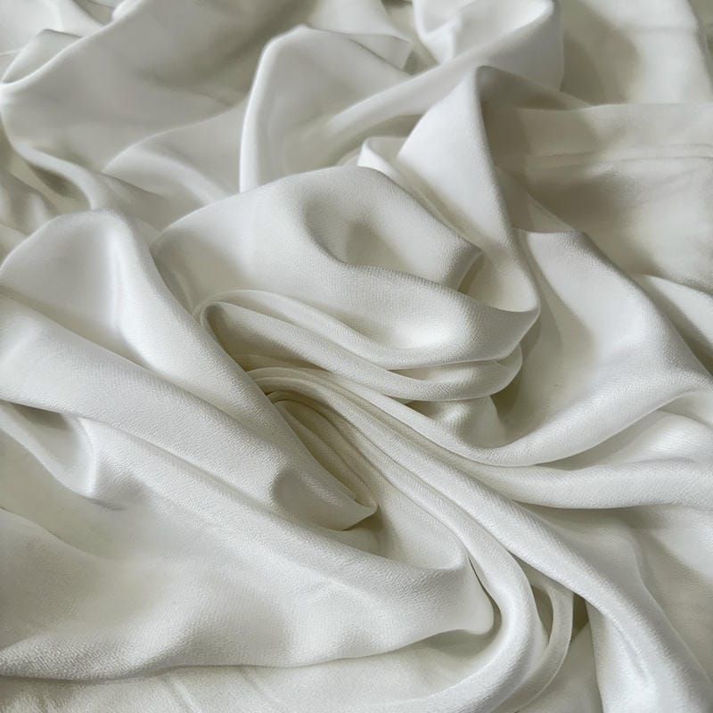 Tecido Crepe de Chine Liso Branco • Conexão Tecidos