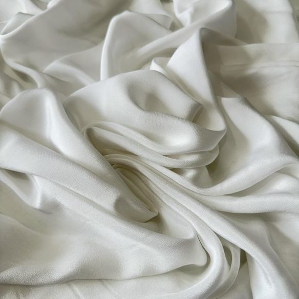 Tecido Crepe de Chine Liso Branco • Conexão Tecidos