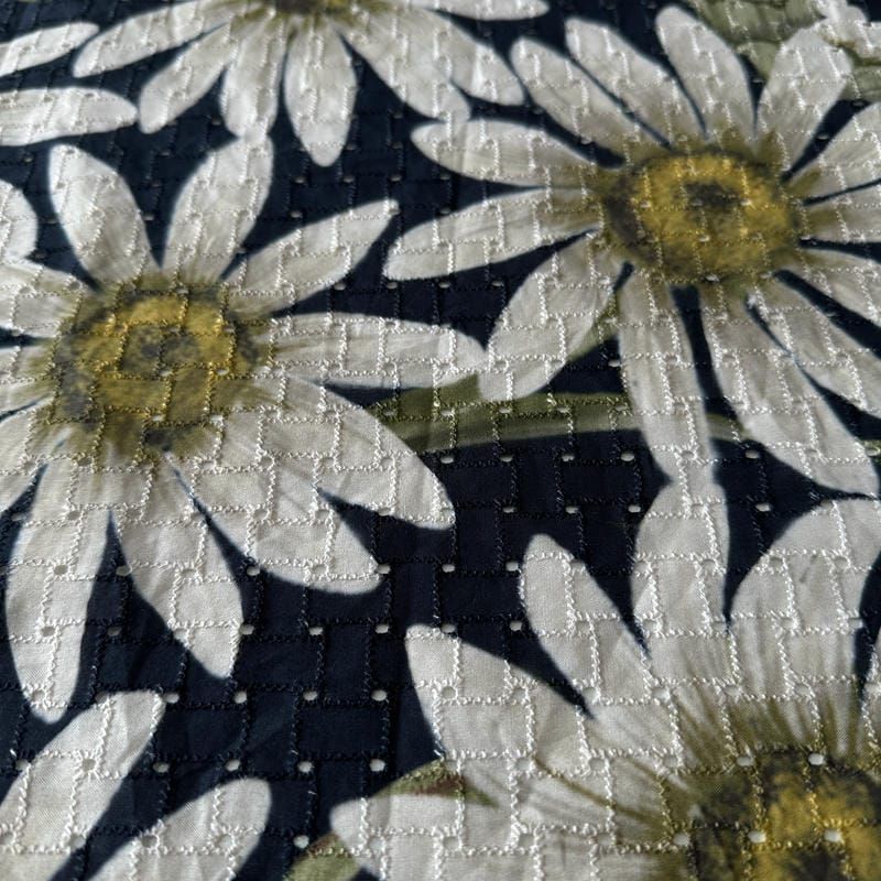 Tecido Lese Estampada Floral Margaridas • Conexão Tecidos